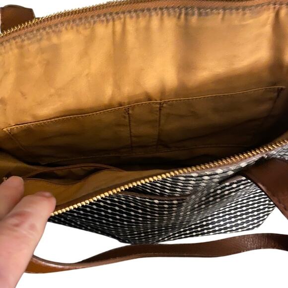 Fossil Tote Large Flawed - Picture 4 of 6